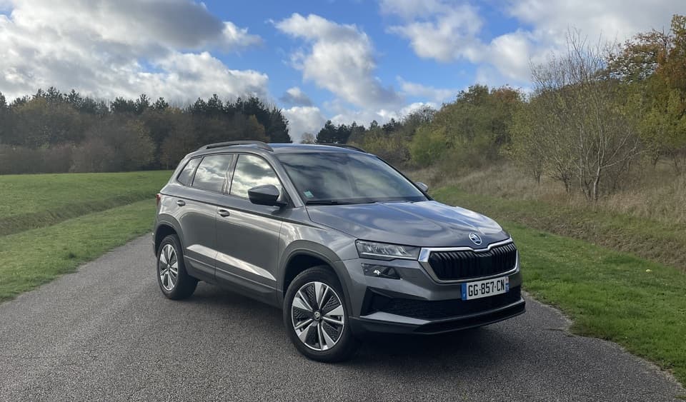 Škoda KAROQ Ess BVM ou BVA